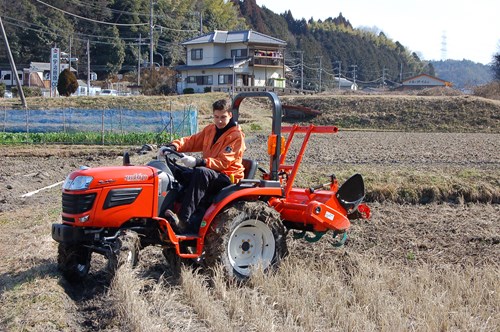 V Japonsku zase oral rýžová pole před výsadbou. Foto: archiv Jana Kopkáše