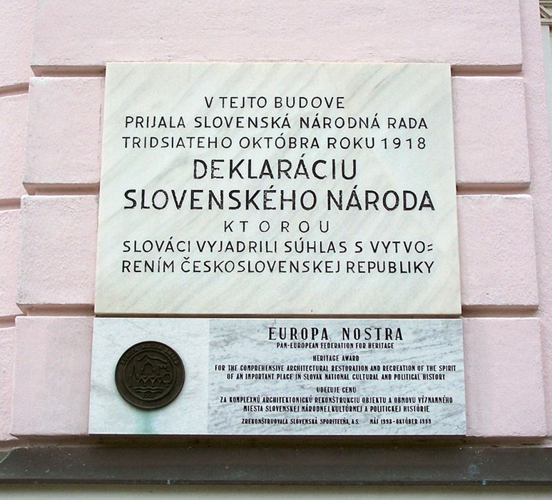 Pamětní deska na budově bývalé Tatra banky v Martině připomínající přijetí Martinské deklarace, Darwinek, Wikimedia Commons, CC BY-SA 3.0