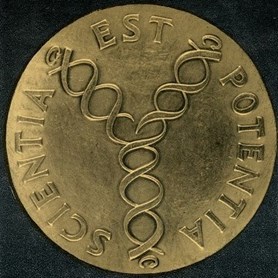 Revers zlaté pamětní medaile J. E. Purkyně