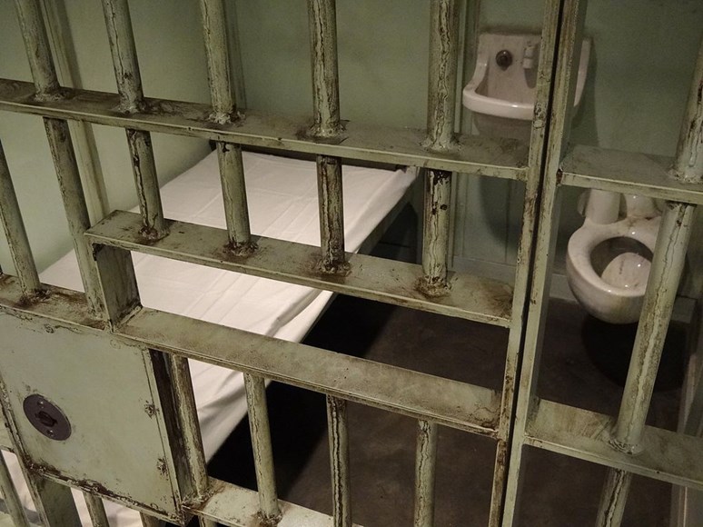 Foto: Vězeňská cela, Adam Jones, Ph.D., CC BY-SA 2.0  flickr.com