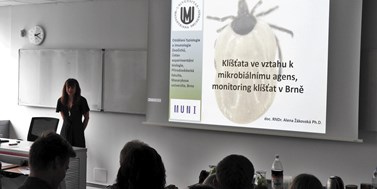 The workshop on the issue of ticks attracted fifty