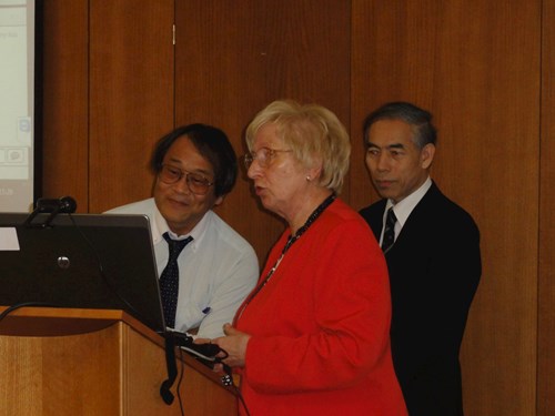Diskuse k přednášce prof. Tomoyuki Yambe, Ph.D, MD z Tohoku univerzity, Japonsko, prof. MUDr. Jarmila Siegelová, DrSc. a Mitsuya Maruyama z Fukuda Denshi, Tokyo, Japan.