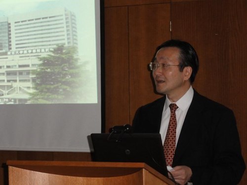 Prof. Kohzuki Masahiro, M.D., Tohoku University, Sendai, Japonsko v průběhu přednášky