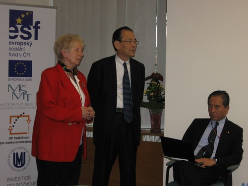 Diskuze, prof. Kohji Shirai, M.D. a Dr. Norio Sato, M.D., Toho Univerzita, Japonsko
