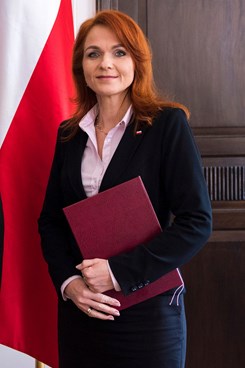 Pokutovaná Agnieszka Kaczmarska. Urzędniczka i polityk. 6. 4.2019, Sejm RP. CC BY 2.0