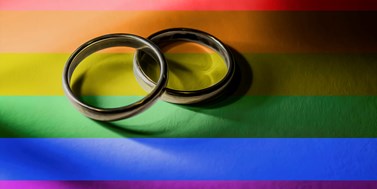 Rakousko je dalším sousedním státem umožňujícím sňatek homosexuálům. V&#160;Česku se na změnu čeká