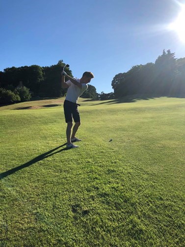 Golf je Měsícův koníček z mládí. Po několikaleté pauze se v k tomuto sportu v Bruselu opět vrátil. Foto: archiv Daniela Měsíce