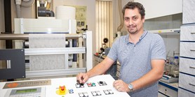 „Testujeme, jak naše úprava filtrů z&#160;nanovláken obstojí v&#160;průmyslovém využití,“ říká David Pavliňák 