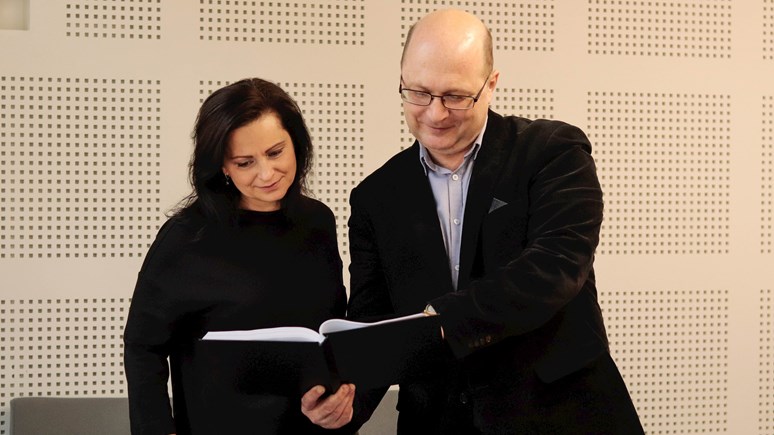 Vice-Dean Lukáš Fasora with HR Award Manager Silvie Rampouchová