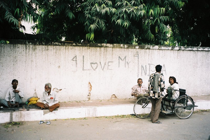 Na ulici v Novém Dillí (Jana Valtrová, 2003)
