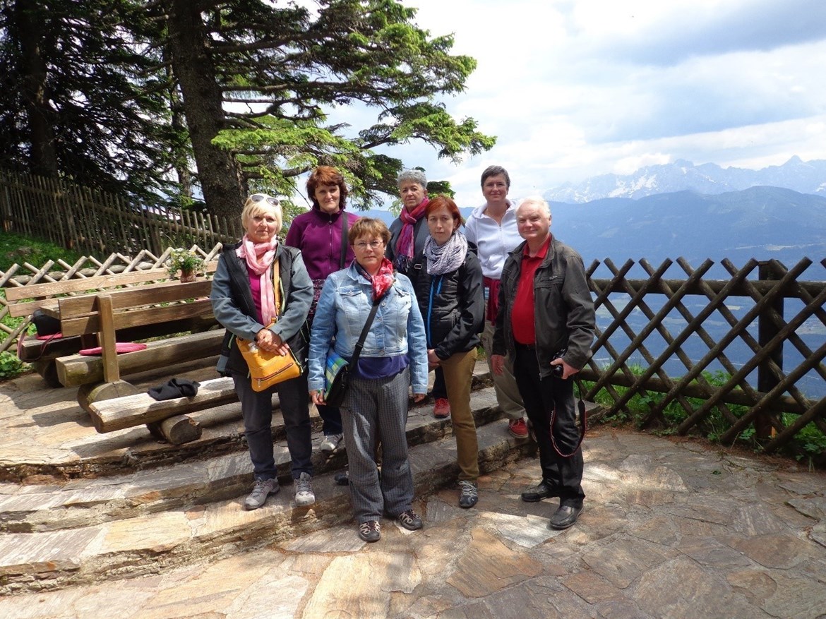 Thanks to Erasmus, the employees of the botanical garden were also able to visit the Alpine Botanical Gardens in Austria. This photo was taken at the botanical garden on Mount Dobratsch in 2014 and shows the staff alongside its leader, Gerold Hüthmayr-Stieglmayr (far right). Photo: archive of the Botanical Garden of the PřF MU.