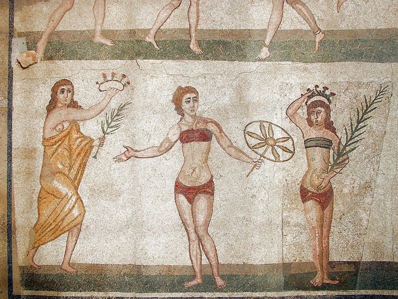 Strophion a perizoma na dívkách z mozaiky z Římské villy del Casale na Sicílii, 4. století.
