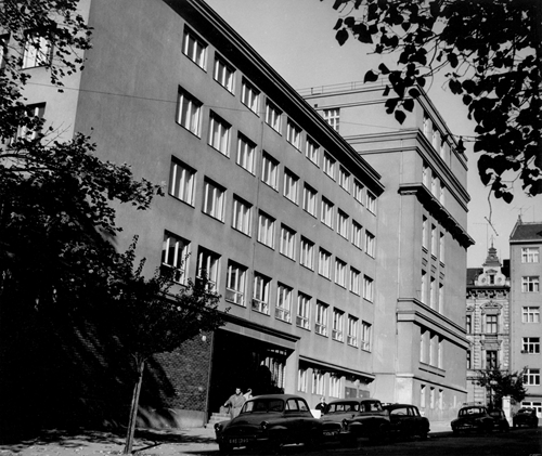 Budova filozofické fakulty na ulici Arna Nováka – 60. léta 20. století