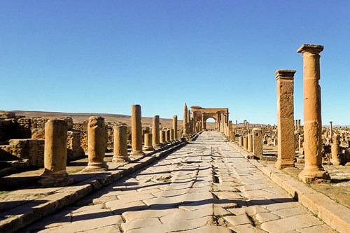 Římské město (kolonie) Timgad v dnešním Alžírsku, založené na začátku 2. století n. l.