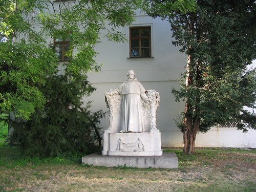Statue of G.J. Mendel in the courtyard of the monastery