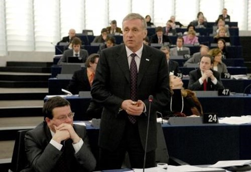 Tehdejší premiér Mirek Topolánek představoval priority českého předsednictví na půdě Evropského parlamentu.