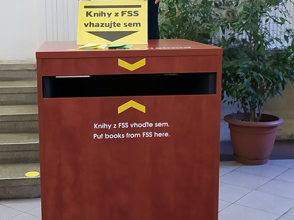 Drop-in box in the faculty's lobby
