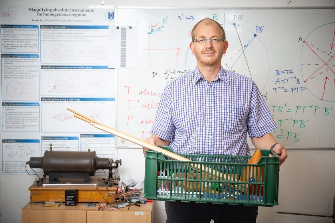 Rozhovor s profesorem Tomášem Tycem o výuce, výzkumu a popularizaci vědy