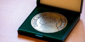 Zlaté medaile ke 100. výročí založení PřF MU