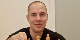 Šachový velmistr a&#160;proděkan: Někdy jsem soupeře postrčil ke špatnému tahu