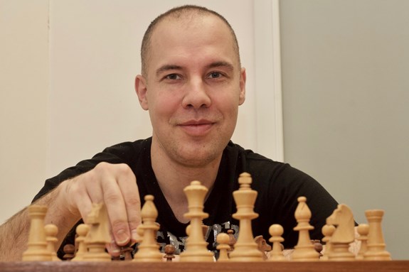 Roman Chytilek se už dva roky drží na prvním místě světového žebříčku korespondenčního šachu. Foto: David Kohout