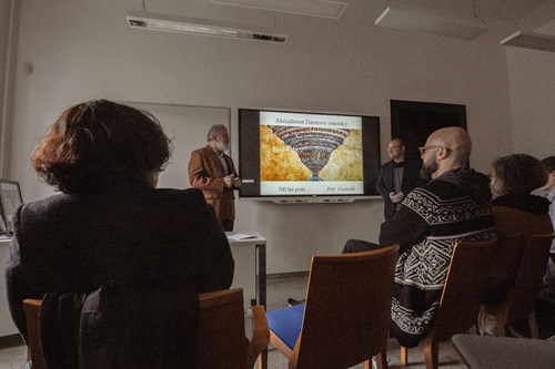 <p>Fotodokumentace mezinárodní estetické konference, kterou Seminář estetiky FF MU spolupořádal v Brně ve dnech 14. a 15. 10. 2021. Foto: Sonya Mátlová.</p>