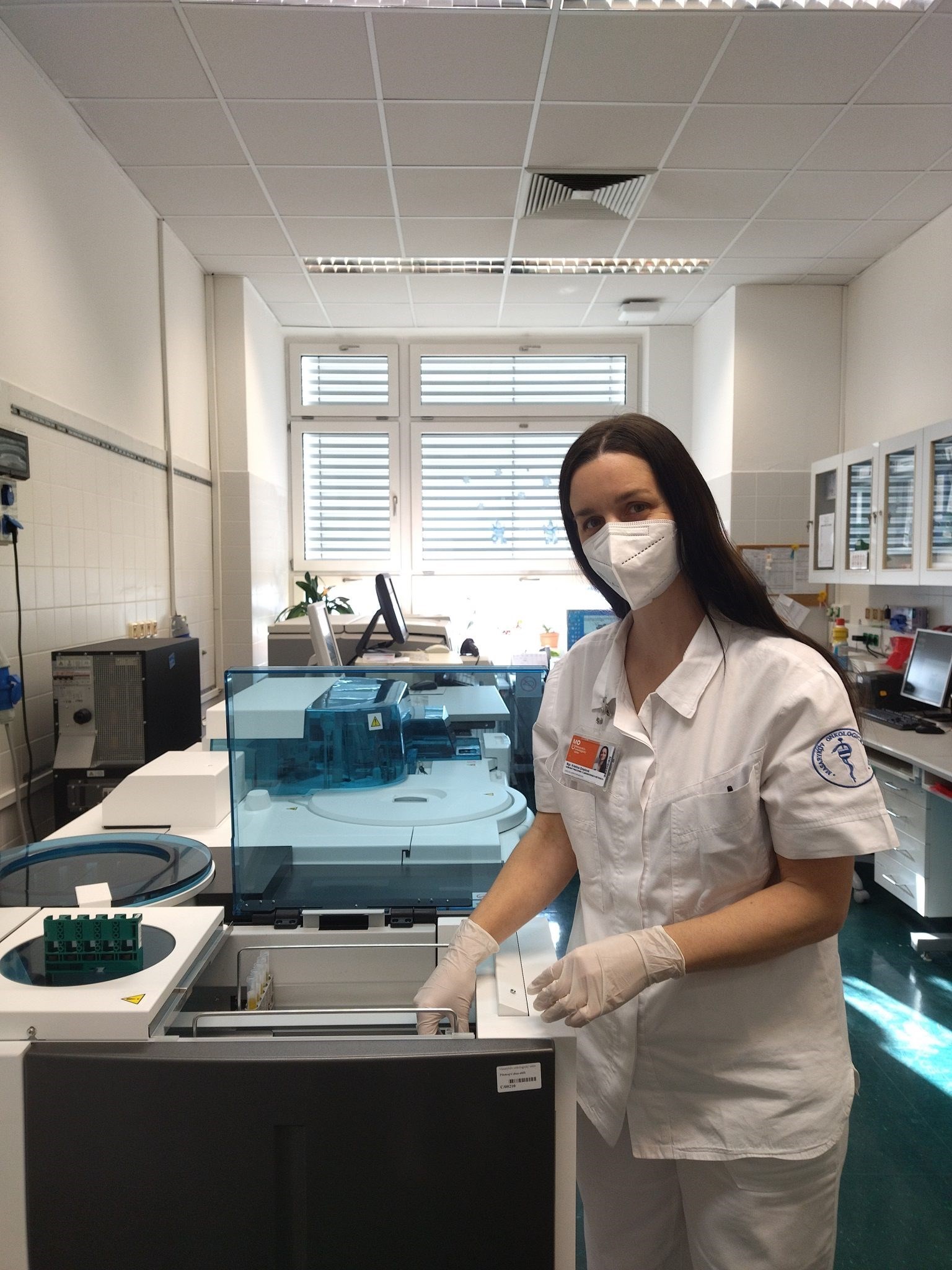 Kristina Greplová processing provided samples from Bank of biological material at MMCI