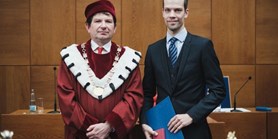 Peter Lenárt receives MU Rector's&#160;Prize for outstanding dissertation