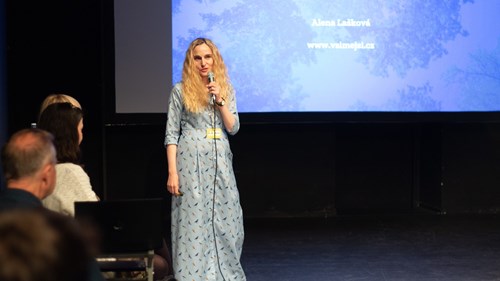 Přednáška Aleny Laškové o mindfulness na filmovém festivalu Olomouc (duben 2022)