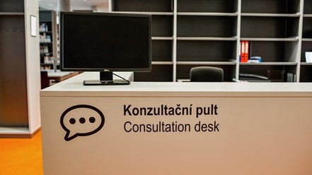 Consultation desk