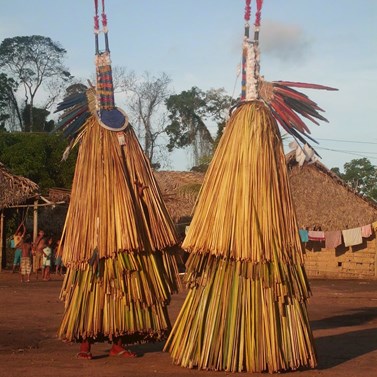 Při slavnosti Aruanã, která se odehrává v období sucha, se domorodci kmene Mebengokré odívají do stejnojmenné masky.