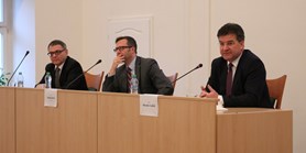 Kulatý stůl – Lubomír Zaorálek a&#160;Miroslav Lajčák: "Budoucí směřování zahraniční politiky ČR a&#160;SR "