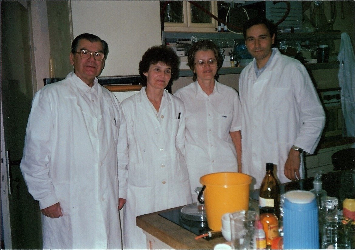 From left to right: Prof. S. Rosypal, A. Tejkalová, Dr. J. Kailerová and Dr. J. Doškař in the 1980s. Photo: Archive of the Institute of Experimental Biology