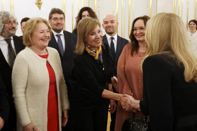 Vašáryová se jako čestná předsednice spolku Živena setkala se slovenskou prezidentkou Zuzanou Čaputovou. Zdroj: archiv Magdy Vašáryové