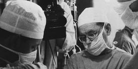 65 let od první operace srdce za použití mimotělního oběhu