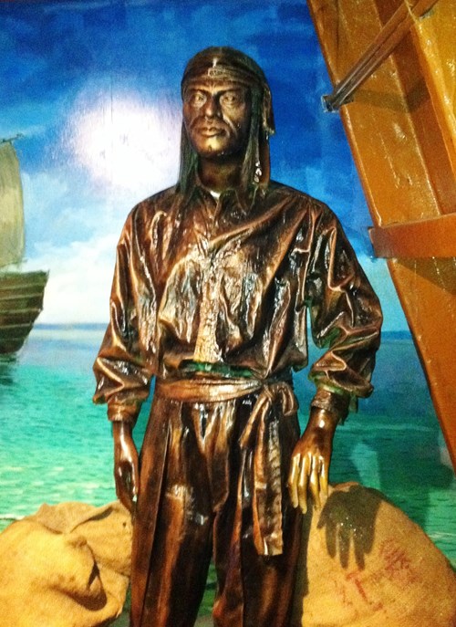 Figurína představující Jindřicha Moluckého v Námořním muzeu v Malajsii.