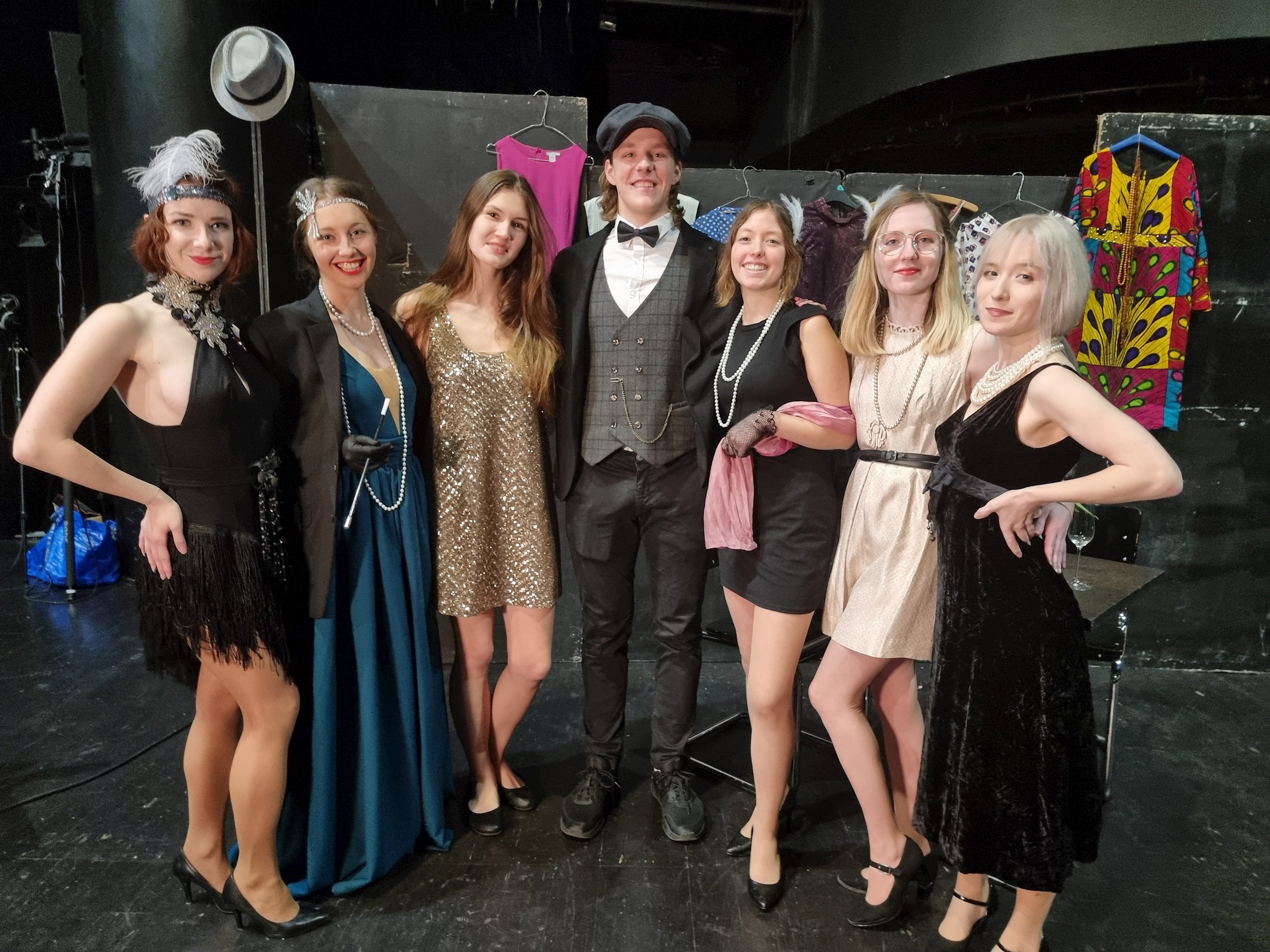 Cabaret, cancan and hippies. Come to the Representative Ball