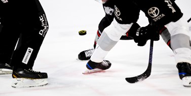 Krácení odměny pro neuspokojivé sportovní výsledky: smutná realita právního postavení profesionálních hokejistů