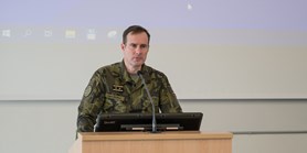 KMVES navštívil náčelník Generálního štábu generálmajor Karel Řehka s&#160;přednáškou nazvanou "Obrana a&#160;společnost"