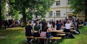 Zahradní slavnost na Kotlářské přilákala na 350 návštěvníků. Neformální setkání si užili studující, zaměstnanci i&#160;laureáti nové Ceny Přírodovědecké fakulty MU
