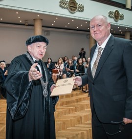 Čestný doktorát udělený Lotyšskou univerzitou v Rize