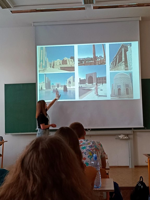 Anička P. a její přednáška o Uzbekistánu