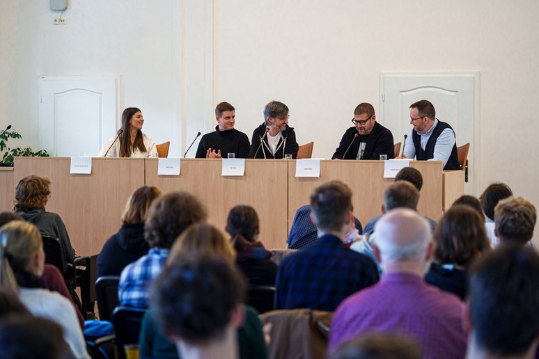 Hlavním bodem programu byla polední diskuze Jak se dělá prezident. Foto: Mariya Ostrenko