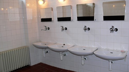 Veveří Halls of residence - shared bathroom
