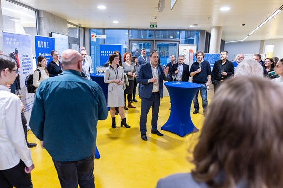 Festive innovation toast with the participation of the dean of the Faculty of Medicine, Martin Repko, and the director of the Technology Transfer Office Eva Janouškovcová