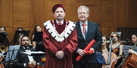 Rektor ke 105. výročí univerzity ocenil zlatou medailí Luďka Matysku