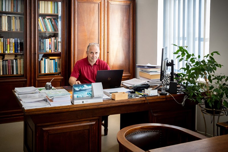 Jan Slovák, garant studijního programu Data Analytics, ve své pracovně. Foto: Helena Brunnerová