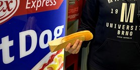 Automat s&#160;hot dogy na PED MUNI