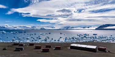 This latest expedition to Masaryk University’s Antarctic station was the shortest so far. Scientists confirm the occurrence of bird flu at the site.
