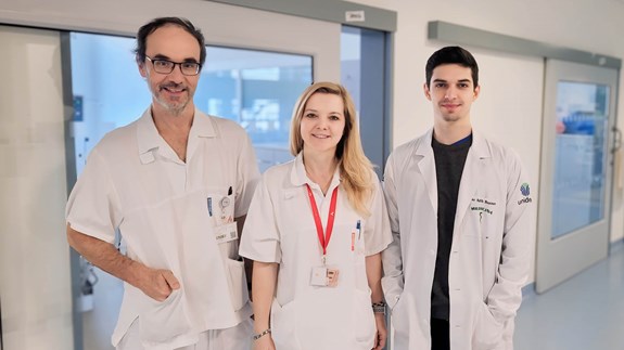 IFMSA intern João Adib Buainain with representatives of the neurosurgery clinic, Professor Eva Brichtová and Professor Jan Chrastina. "I am sure that this experience will help me in my work with patients back home in Brazil"